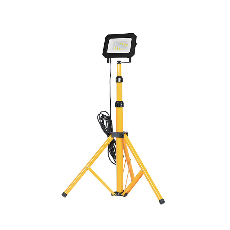 LED Flood Light (Tripod)