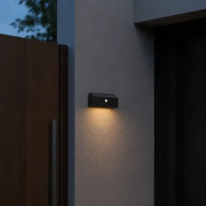 XGYSWL-HC-P9134-E2.4 aluminium solar wall light installed on an exterior wall