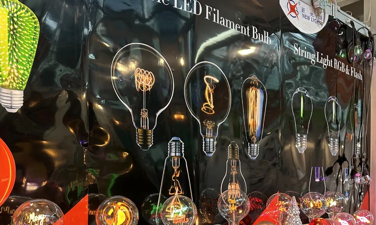 Decorative filament bulbs at the New Lights 2023 Autumn Canton Fair display