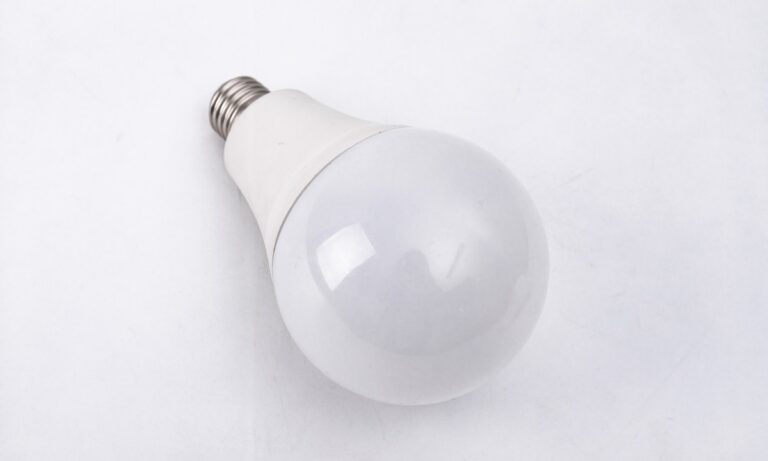 Household LED bulb with E27 screw base from the New Lights product range