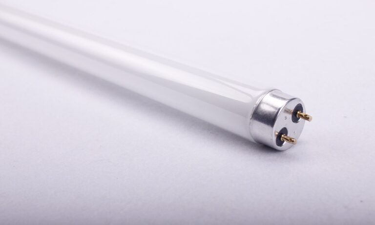 New Lights T8 LED tube with G13 pin end