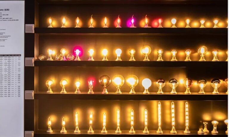 LED filament bulb and fixture compatibility