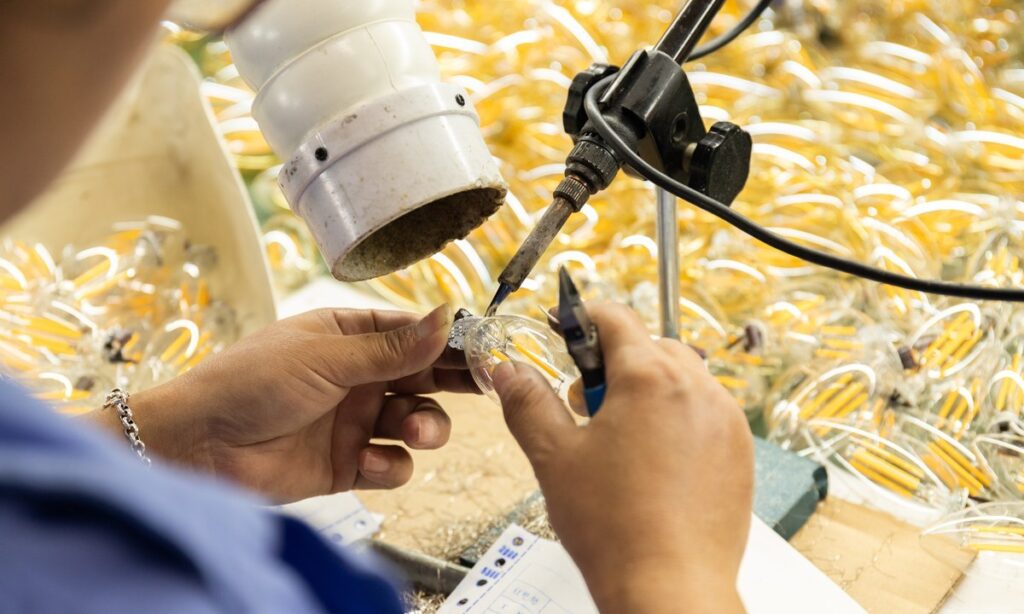 How to Select an LED Filament Bulb Driver