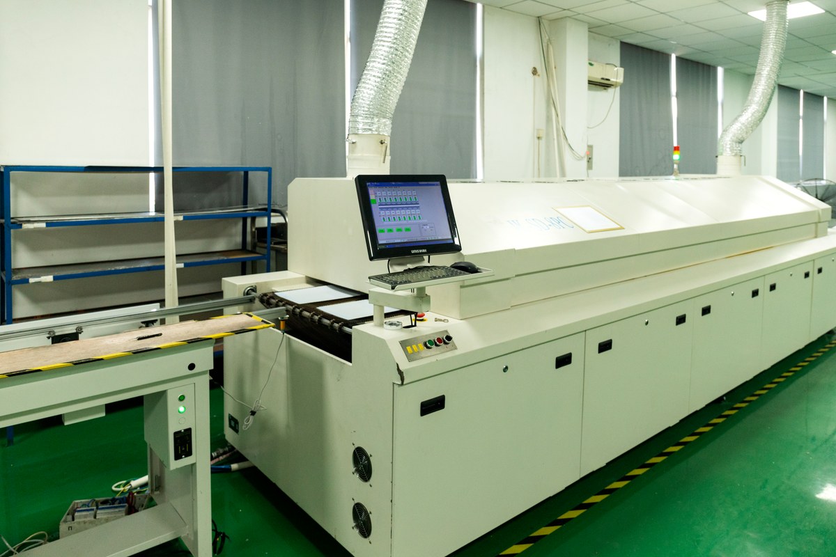 Reflow soldering equipment in the New Lights SMD production area