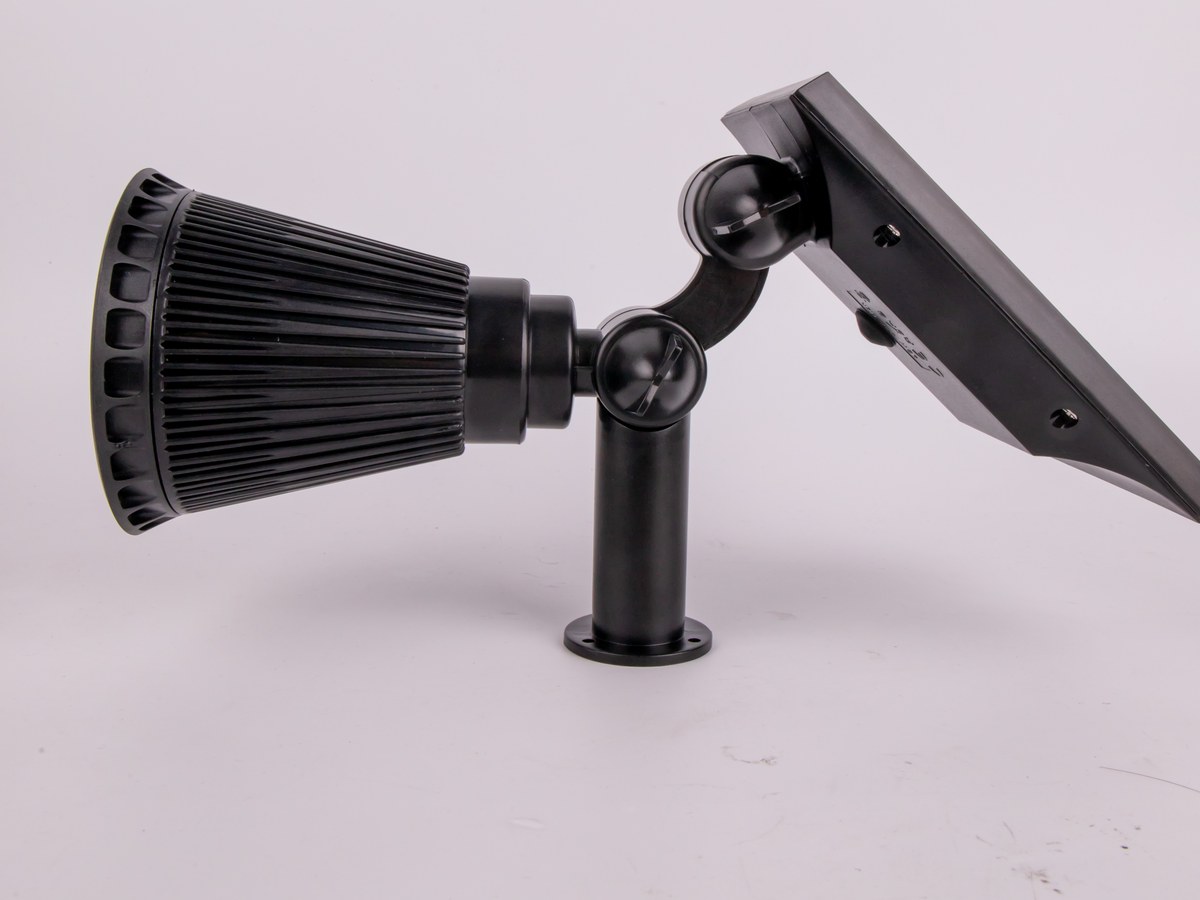New Lights solar landscape spotlight with adjustable panel and lamp head