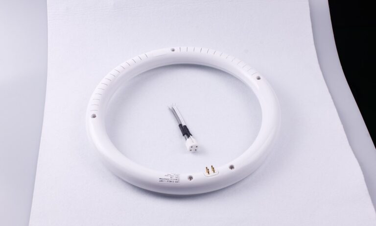 New Lights T9 LED circular lamp with four-pin lead